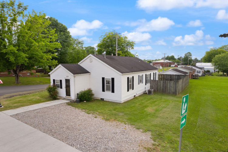 527 N Main Street Stanton, KY 40380 | MLS 24011543