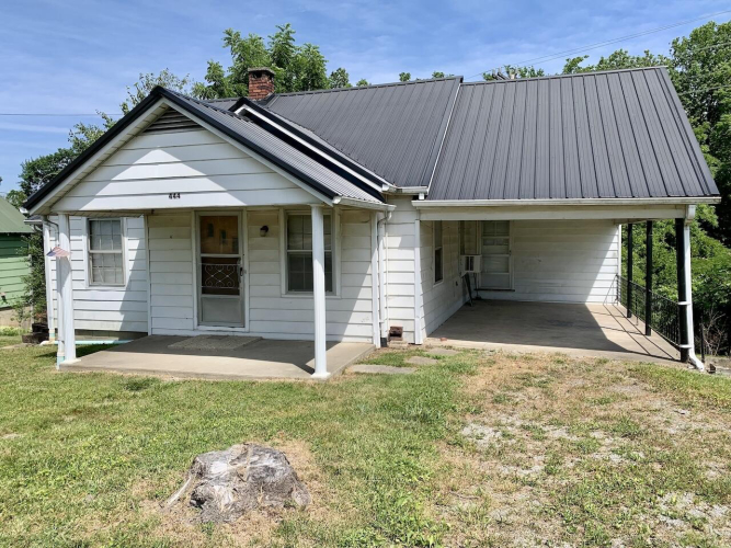 444 W Steve Wariner Drive Russell Springs, KY 42642 | MLS 24013300