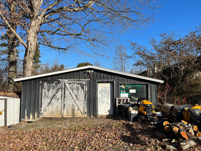Listing Image 6