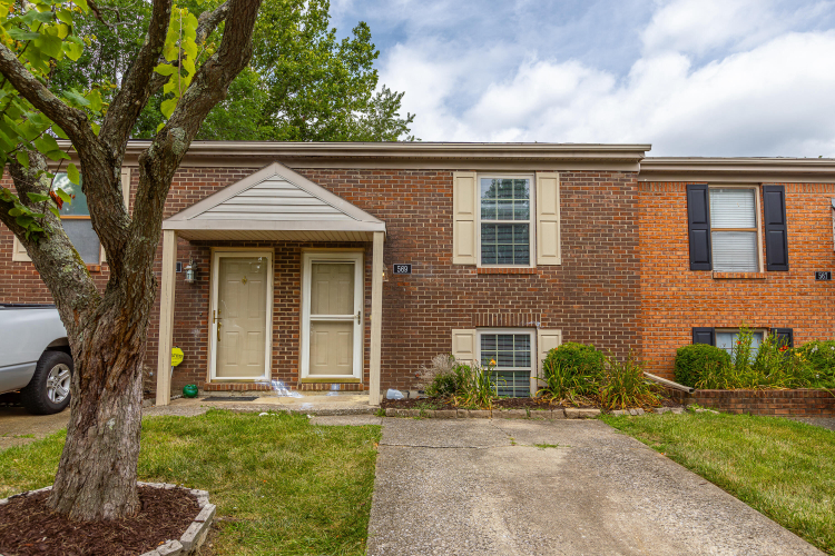 569  El Paseo Place Lexington, KY 40517 | MLS 24013899