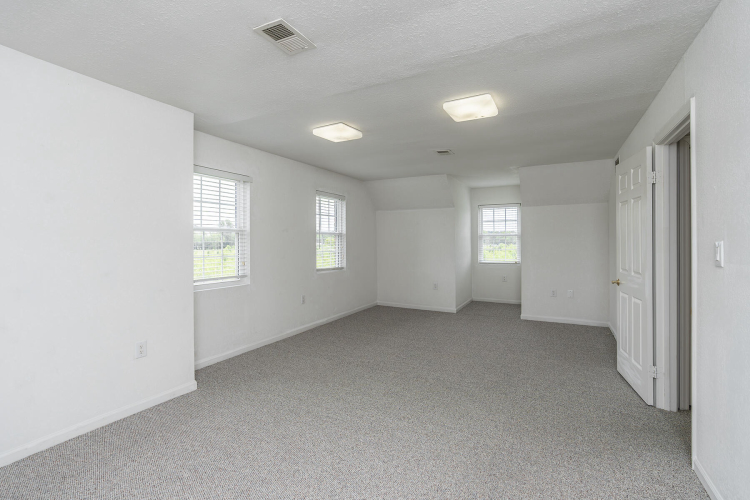Listing Image 26