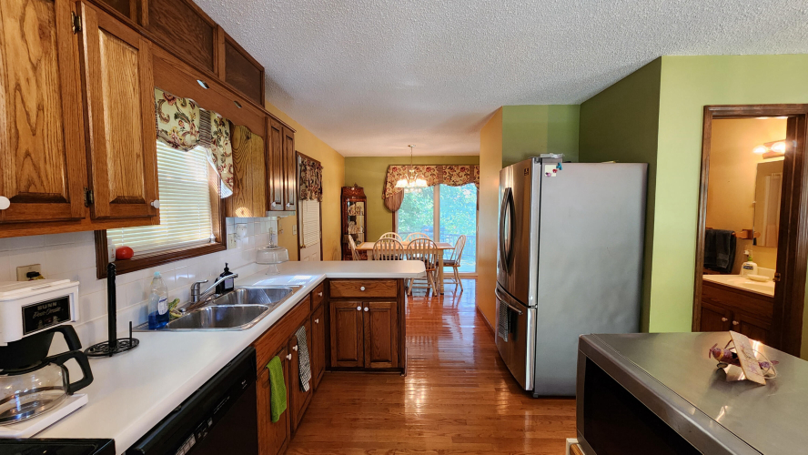 Listing Image 16