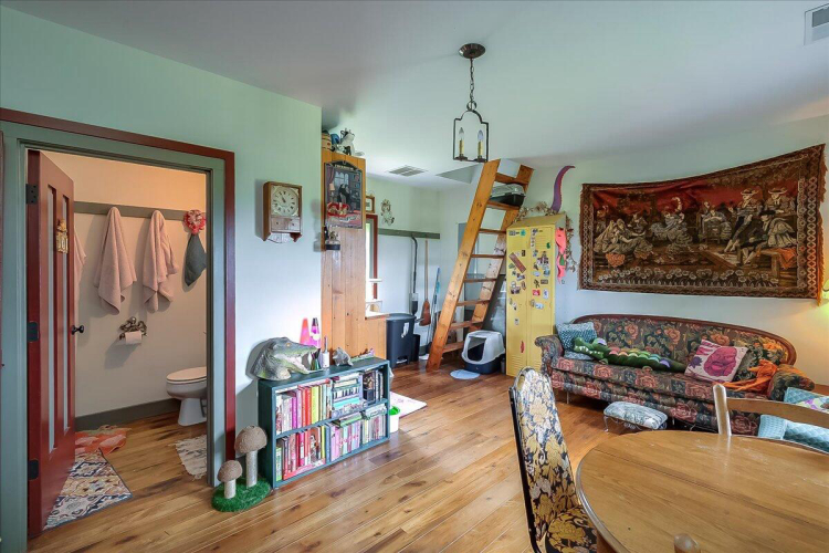 Listing Image 54