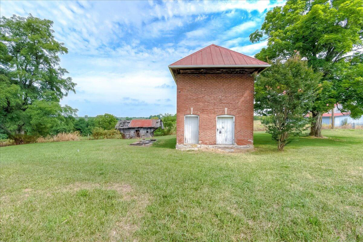 Listing Image 64