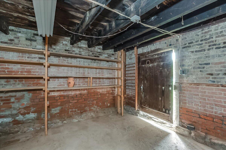 Listing Image 65