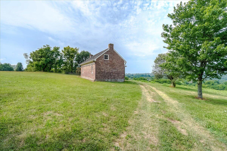 Listing Image 63