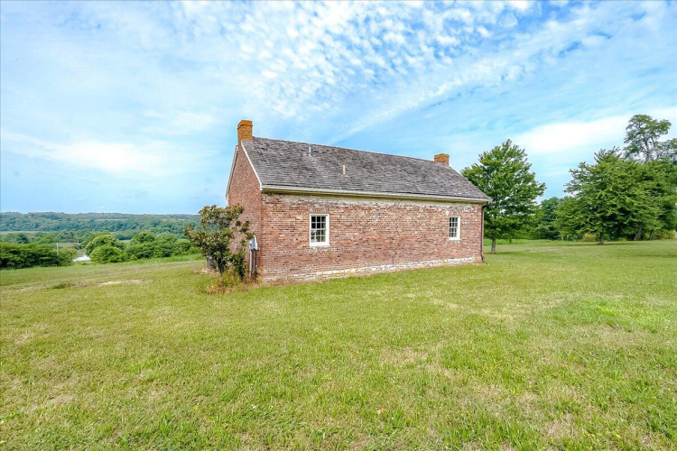 Listing Image 64