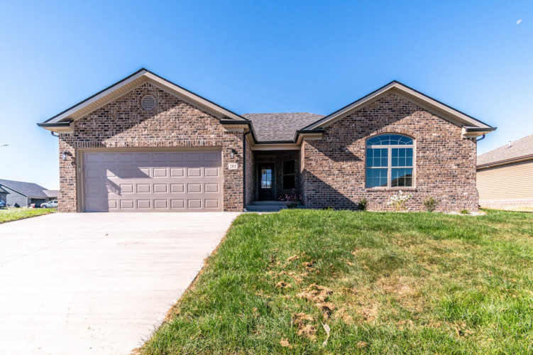 201  Brook Cove Berea, KY 40403 | MLS 24015837