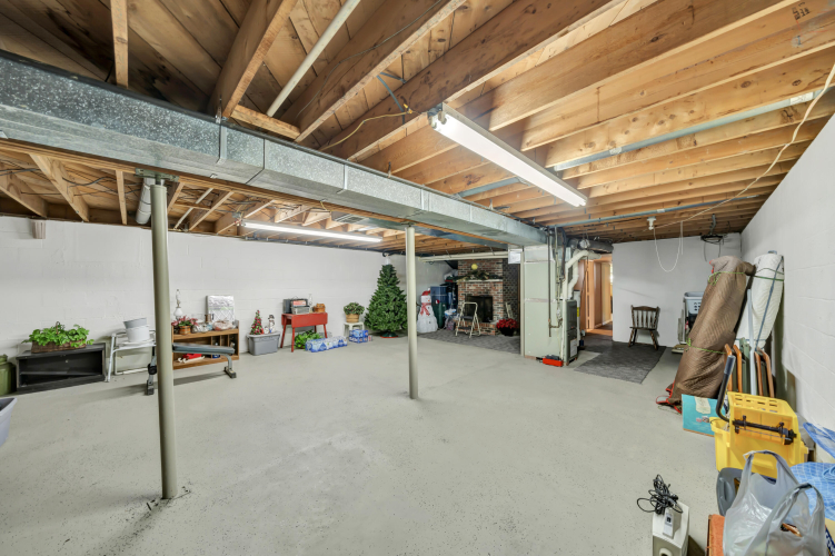 Listing Image 44