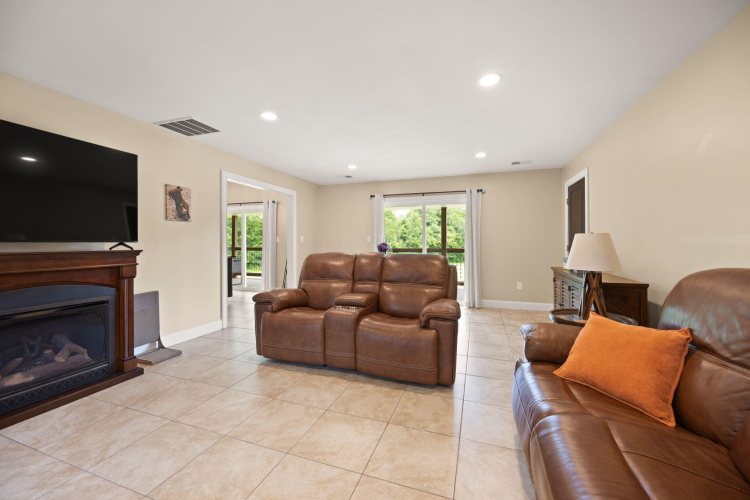 Listing Image 55