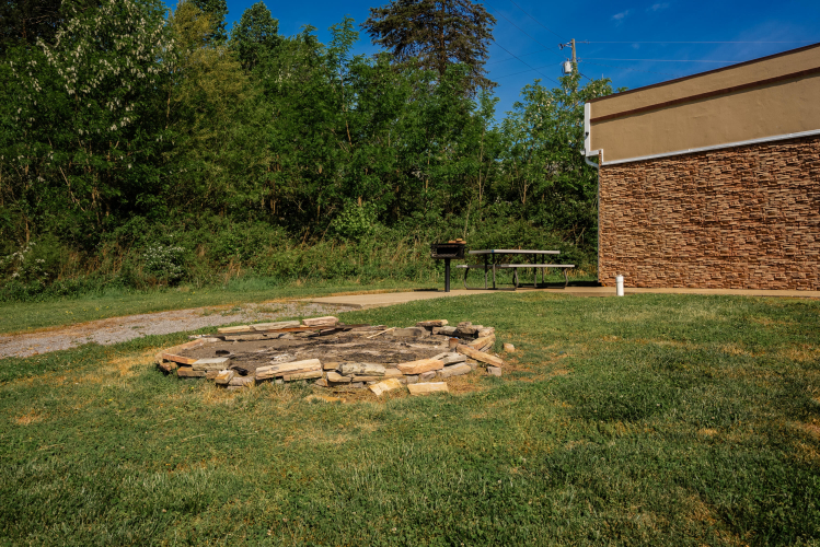 Listing Image 8