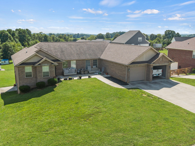 173  Natures Valley Drive Somerset, KY 42503 | MLS 24017568