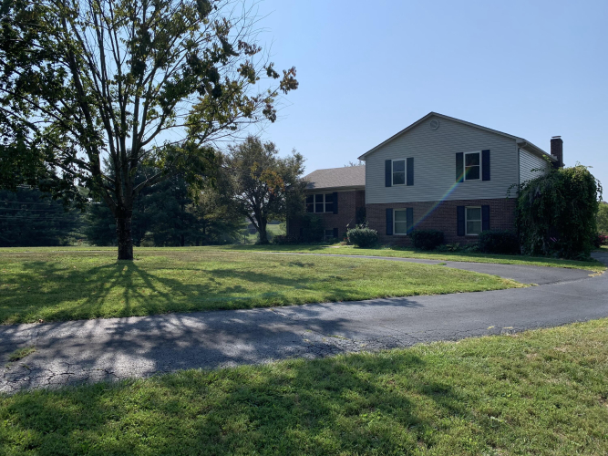 120  Rolling Ridge Drive Berea, KY 40403 | MLS 24018394