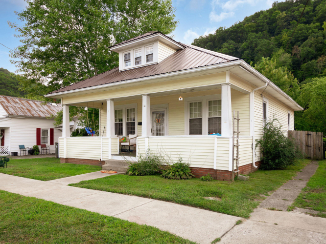 516  Riverside Drive Prestonsburg, KY 41653 | MLS 24018518