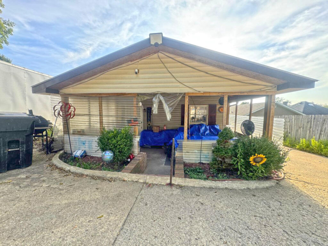 Listing Image 5