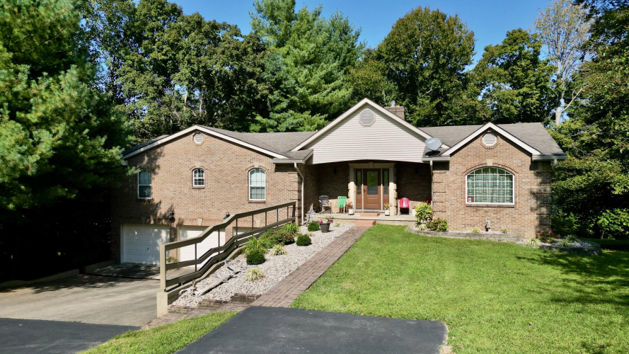 84  Lakeview Drive Jamestown, KY 42629 | MLS 24019410