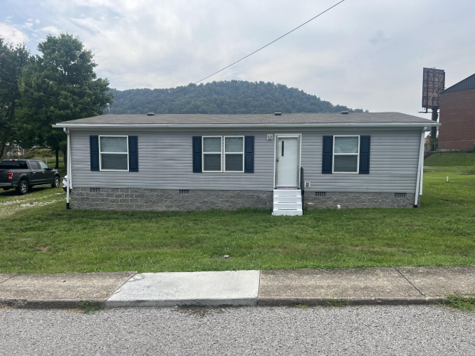 175  Earl Street Prestonsburg, KY 41653 | MLS 24019420