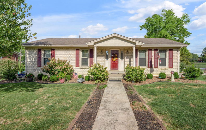 113  Holiday Road Winchester, KY 40391 | MLS 24019933