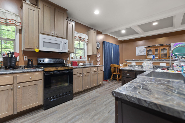 Listing Image 9