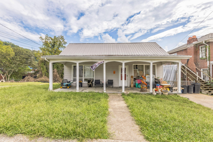 241  Eversole Street Hazard, KY 41701 | MLS 24020424