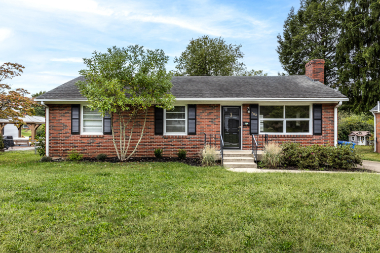 702  Seattle Drive Lexington, KY 40503 | MLS 24020578