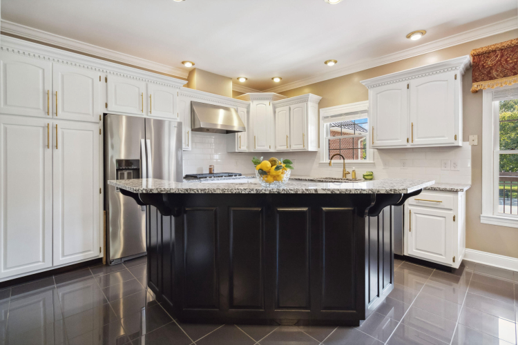 Listing Image 102