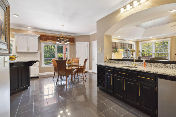 Listing Image 103