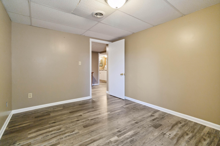 Listing Image 33