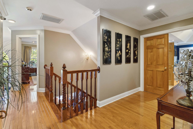 Listing Image 80