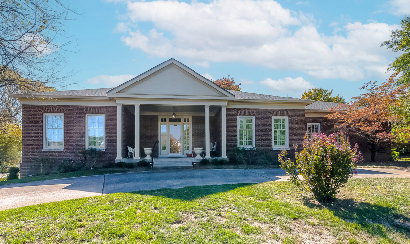 217  Helmsley Lane Versailles, KY 40383 | MLS 24022070