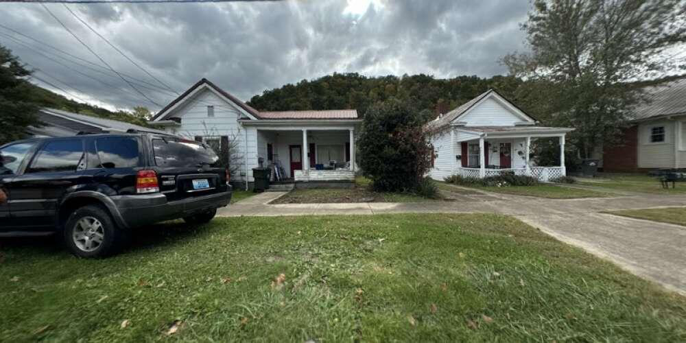 542  RIVERSIDE Drive Prestonsburg, KY 41653 | MLS 24022313