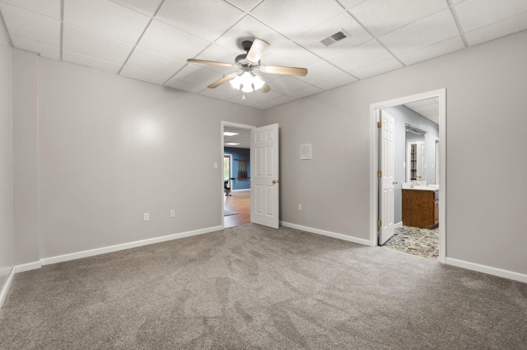 Listing Image 52