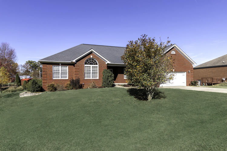 1412  Jennifer Ann Drive Lawrenceburg, KY 40342 | MLS 24023261