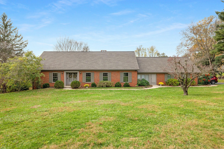 3785  Gloucester Drive Lexington, KY 40510 | MLS 24024528