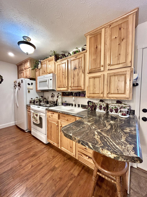 Listing Image 22