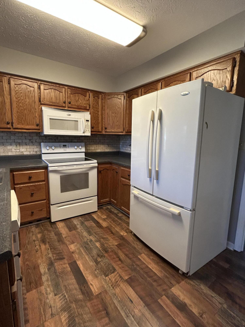 Listing Image 16