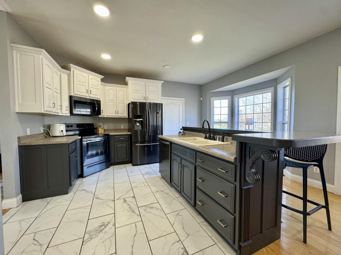 Listing Image 13