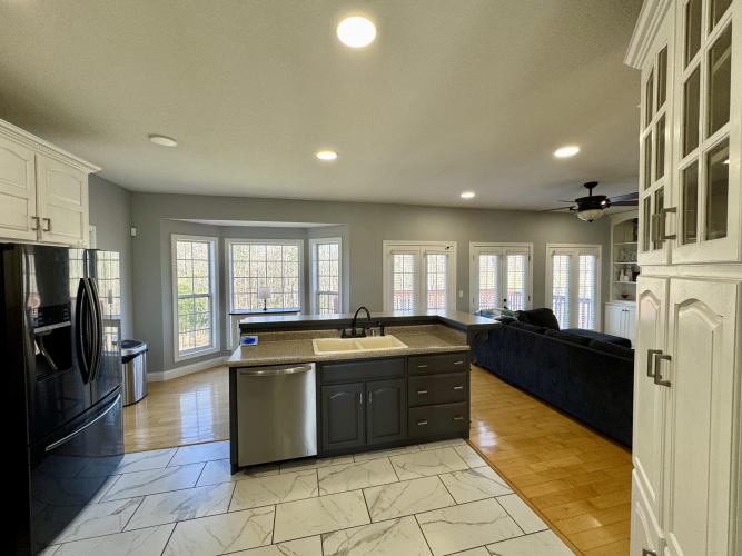 Listing Image 16