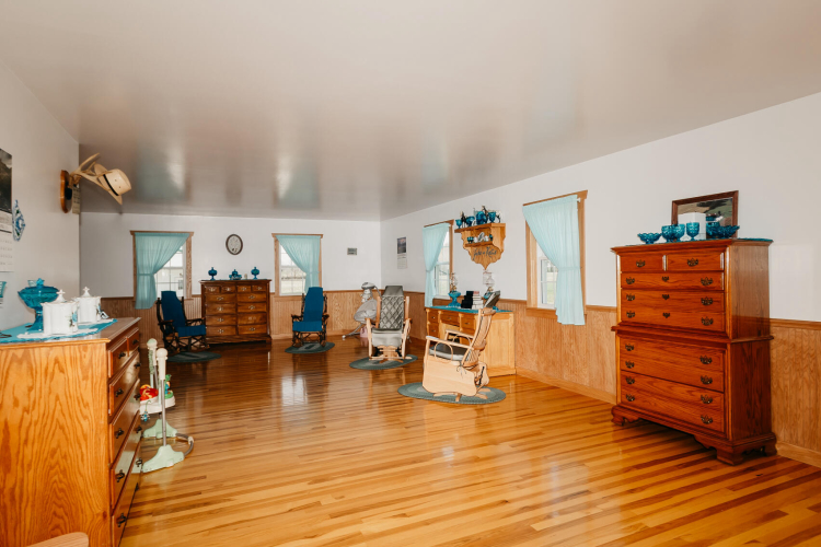 Listing Image 12