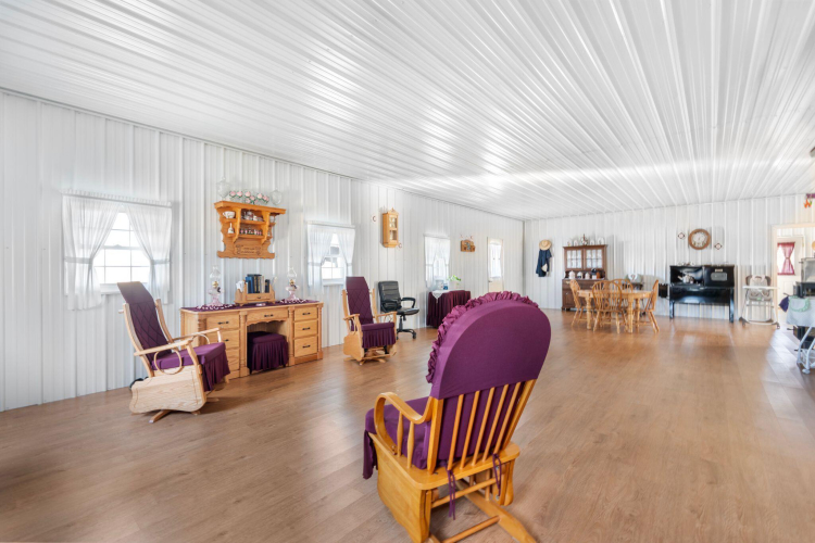 Listing Image 19