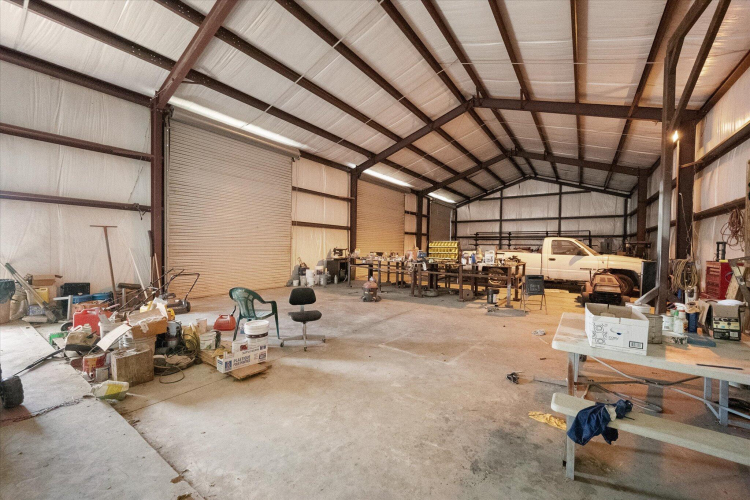 Listing Image 4