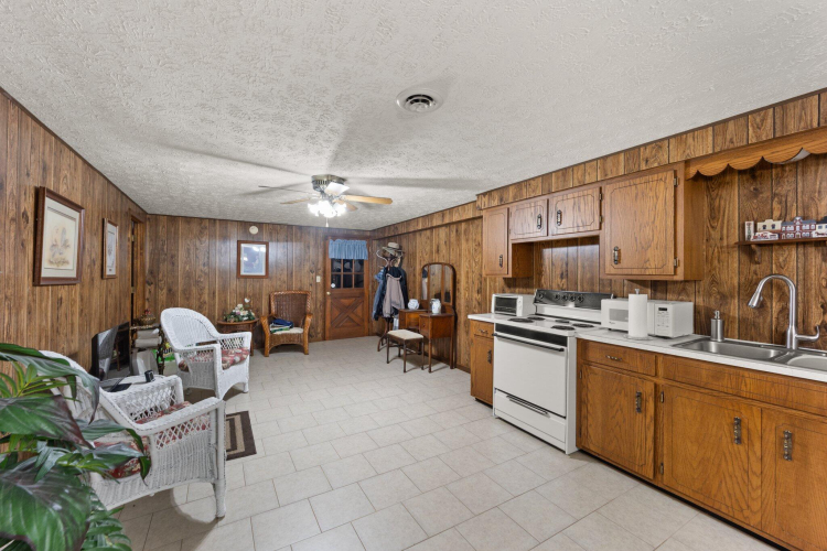 Listing Image 52