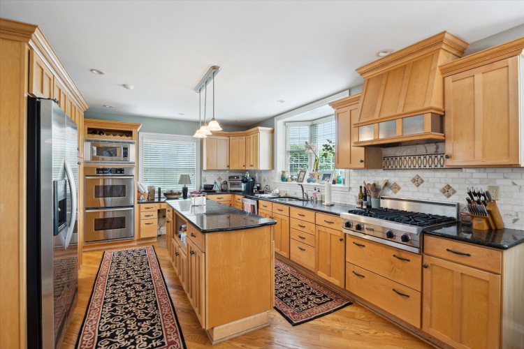 Listing Image 13