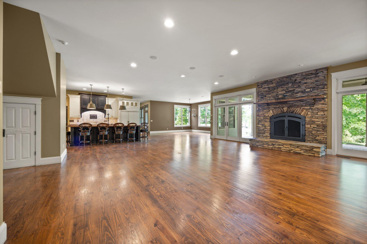 Listing Image 18