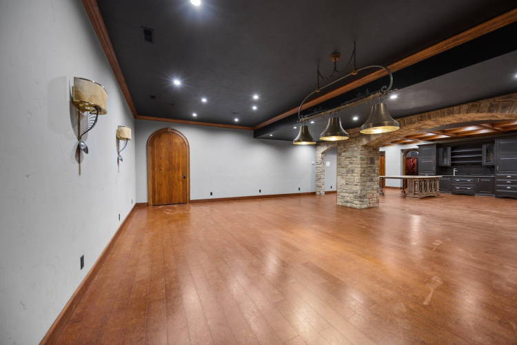 Listing Image 54