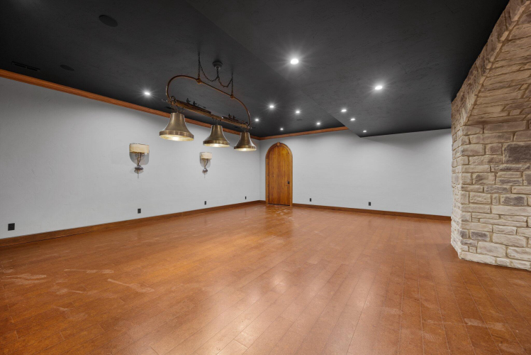 Listing Image 55