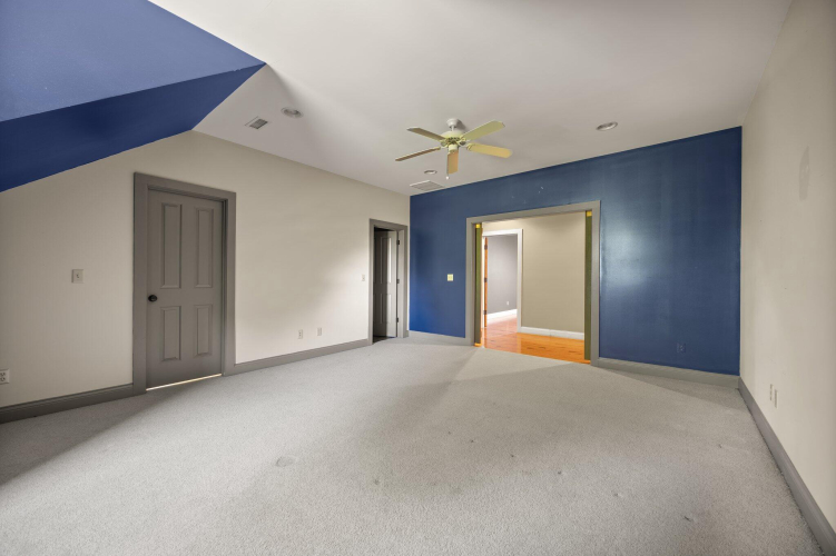 Listing Image 74
