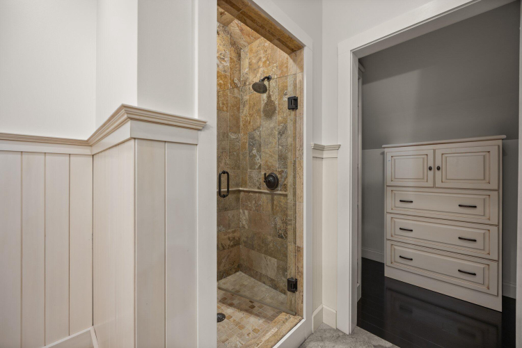 Listing Image 80