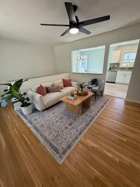 Listing Image 6