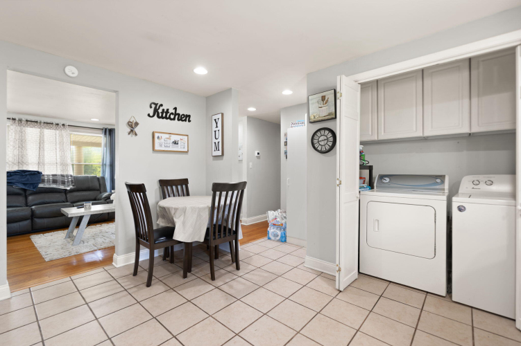 Listing Image 15